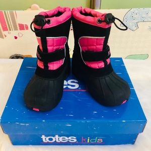 Never Used Kids boots size 9 toddler